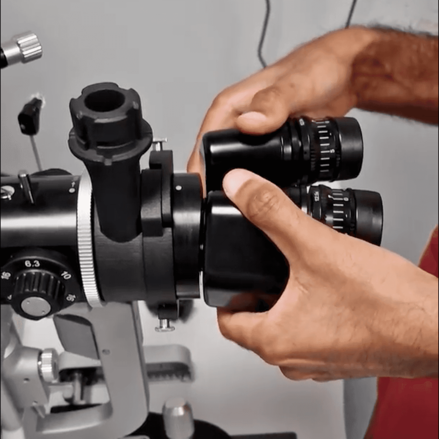How to install a beam splitter on your slit lamp